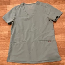 Figs Casma Three-Pocket Scrub Top Surgical Green Short Sleeve Women's Size Small