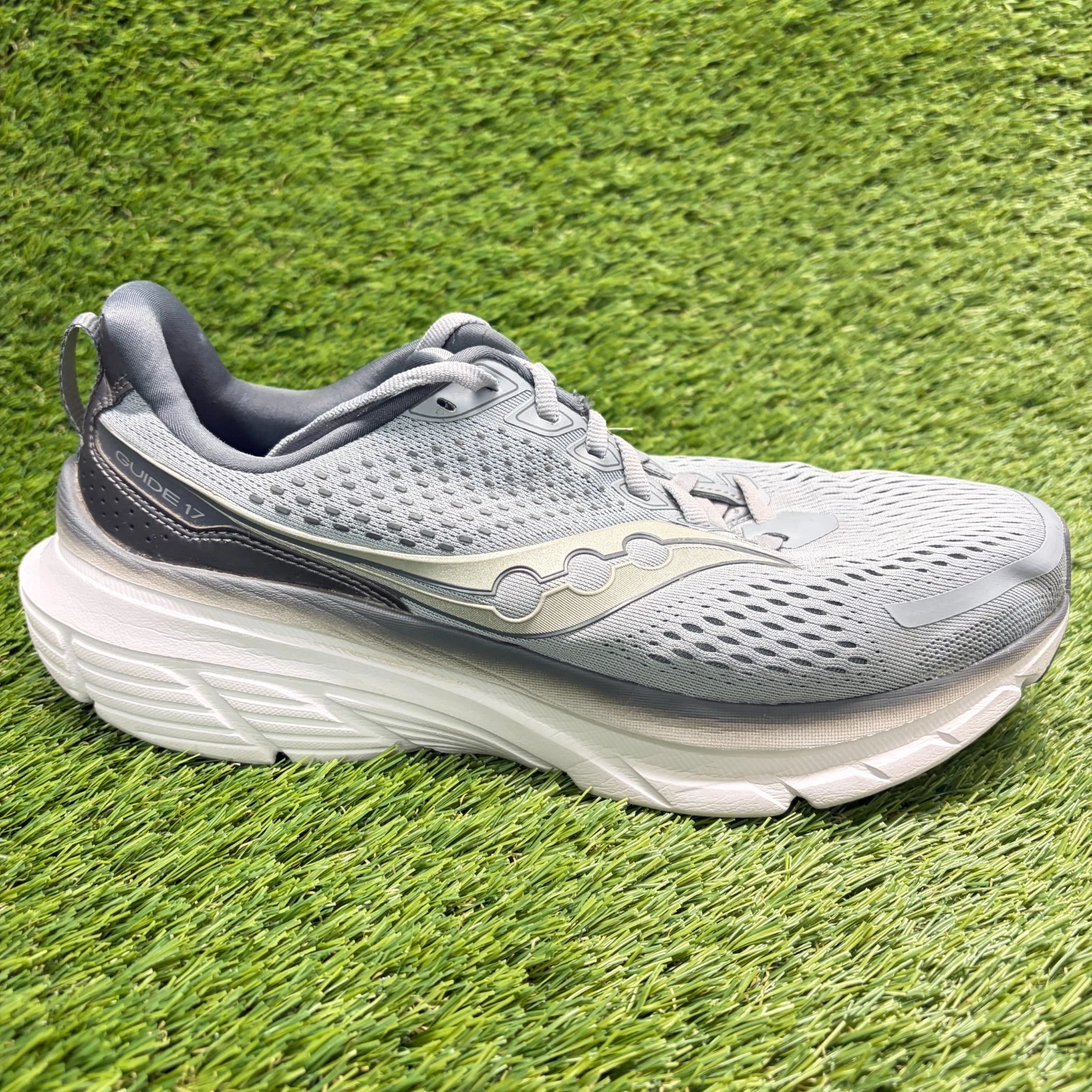 Saucony Guide 17 Mens Size 10 Gray White Athletic Running Walking Shoes Sneakers