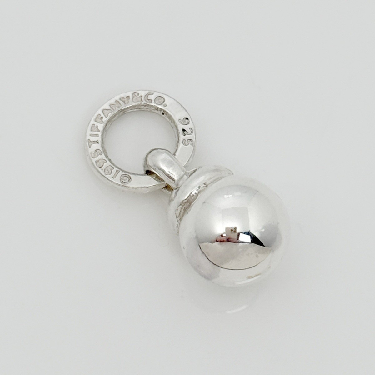 Tiffany & Co. シルバーオーバルチャーム Tiffany & Co Silver Fascination Ball Charm or Pendant in Sterling