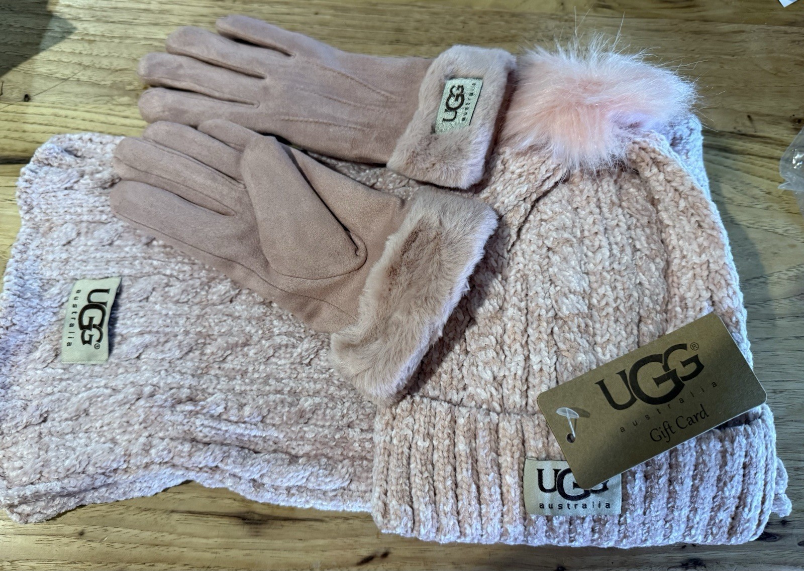 UGG 3 Piece Hat, Glove And Scarf Set