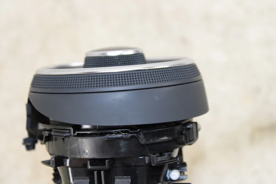 Salpicadero central izquierdo Audi TT 2016-2023 ventilación de aire 8S1820951HJU OEM HE65 Foto 2 de 4