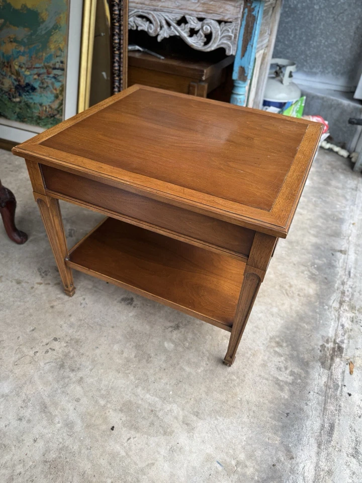 Vintage Henredon Midcentury Cross-Banded Walnut Single Drawer Side End Table - Image 3 of 4