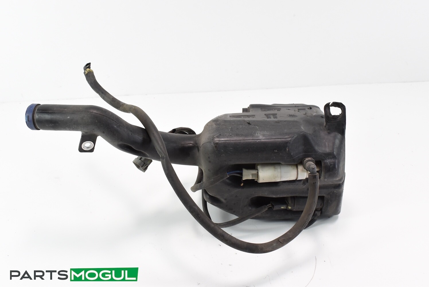 2004-2008 MASERATI QUATTROPORTE M139 WINDSHIELD WASHER FLUID RESERVOIR TANK