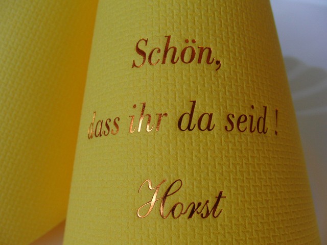 35 bedruckte Servietten mit Spruch: Schön dass ihr da seid+Name/Geburtstag/Text 35 bedruckte Servietten mit Spruch: Schön dass ihr da seid+Name/Geburtstag/Text