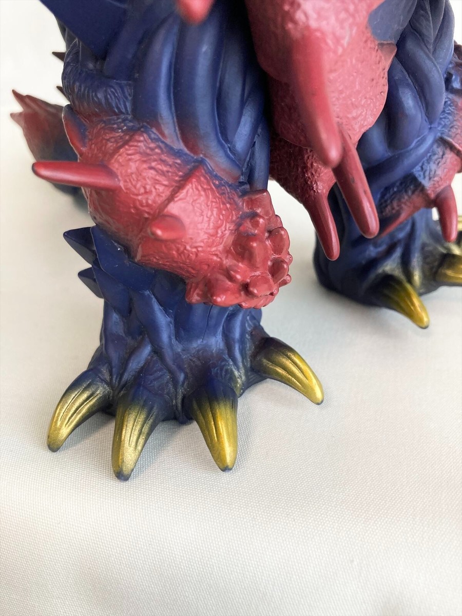 値下げします。ヤマタノオロチ　大型フィギア　　ウルトラマン　怪獣 Figure マガタノオロチ 