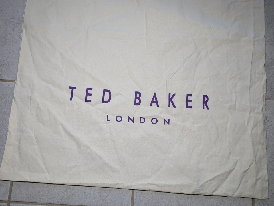 "Bolsa antipolvo Ted Baker con cordón grande 32"" x 26""" Foto 2 de 4