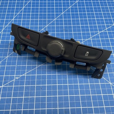 2014 2016 CHEVY MALIBU TRACTION CONTROL HAZARD 12 VOLT OUTLET ASSEMBLY BLACK