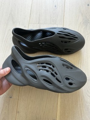adidas Yeezy Foam Runner Carbon, Größe US 11 EU 46