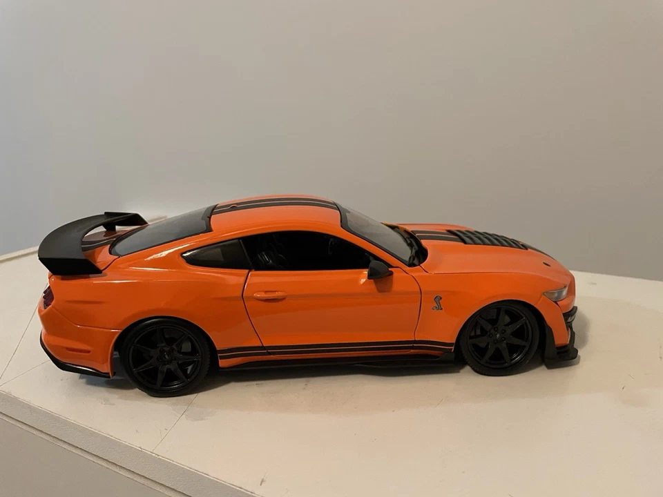 Ford Mustang Shelby GT500 2020 Maisto naranja con rayas negras 1/18 diecast 31388 Foto 3 de 4