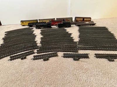 Vintage 1958 HO Fleischmann 1350/24001 Locomotive and Tender + 8 Cars & track