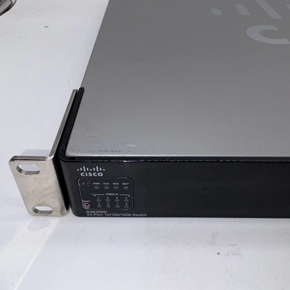 Cisco SGE2000 V01 Managed PoE Switch – 24 × Gigabit RJ45 (PoE) + 4 × SFP – 48 G - Image 2 of 4