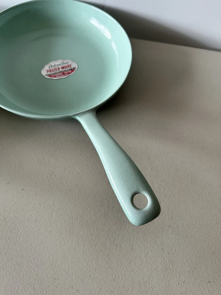 PRIZER-WARE CS1 CS2 CS3 Cast Iron Enamel Ware Turquoise Skillet VTg NOS Lot - Image 4 of 4