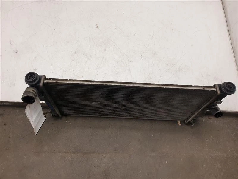 00-05 TOYOTA CELICA GT 1.8L FWD AT RADIATOR ASSEMBLY  - Image 4 of 4