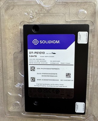 PCIe 5.0 NVMe SSD Solidigm 3.84T