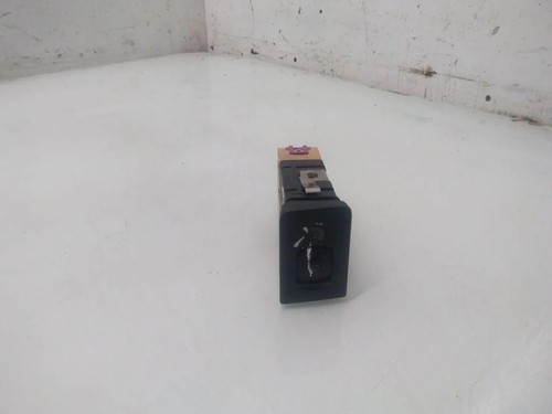 VW BORA 1J2 Schalter sitzheizung 1J0963564B 2.30 Petrol 125kw 2000 35076058