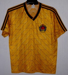 YUGOSLAVIA-1-VINTAGE-Goolkeeper-Jersey-ADIDAS-PLETENINA-JUGOSLAVIJA-1974-RARE