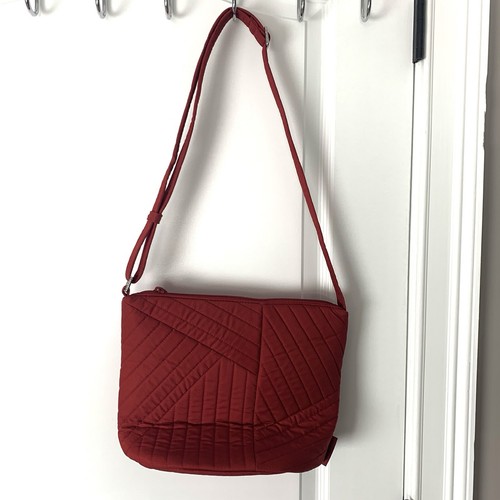 VERA BRADLEY Bucket Crossbody Bag Cardinal Red Quilted Microfiber 34969-I95 - Picture 3 of 7