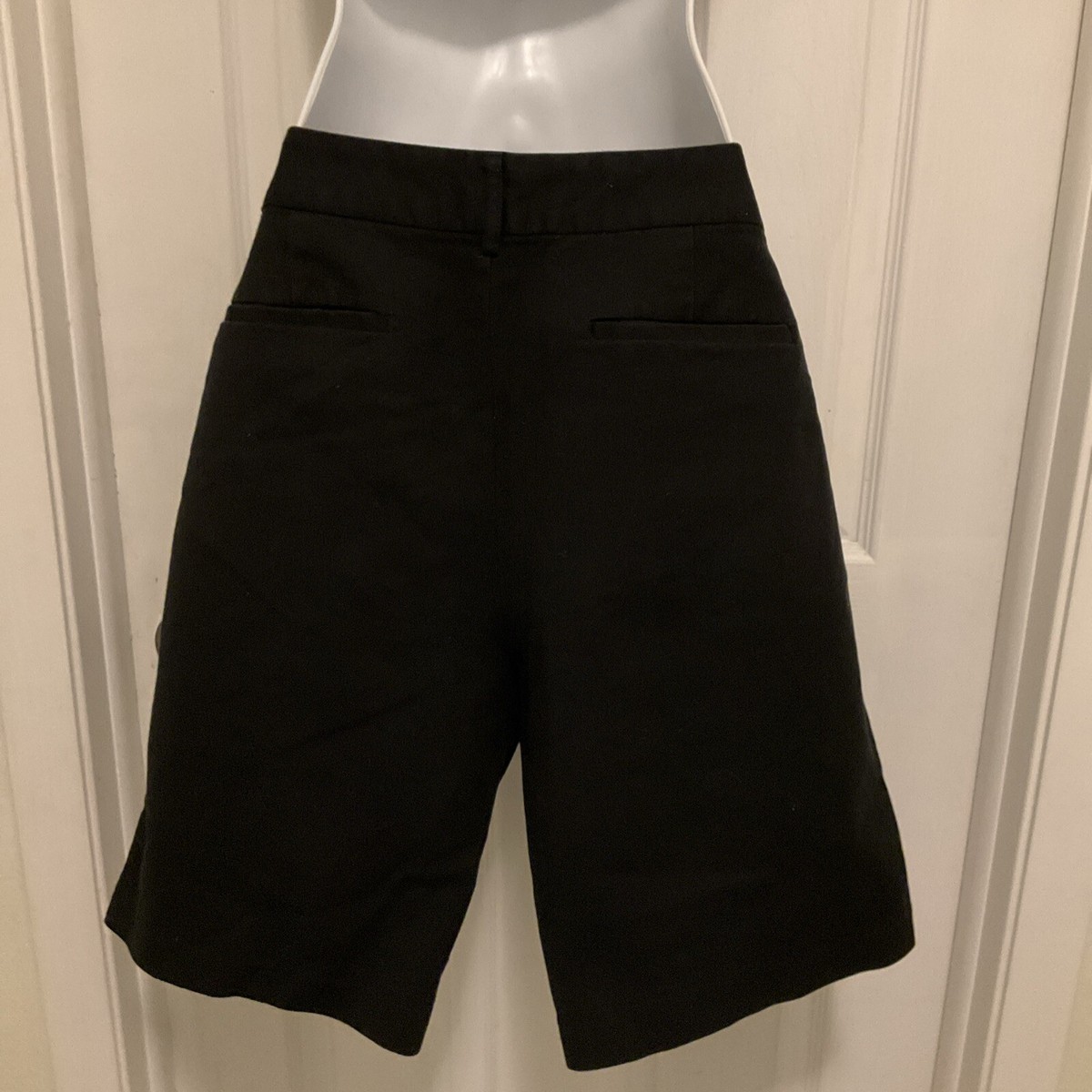 Liz Claiborne Women's Size 14 Emma Mid Rise Black Shorts