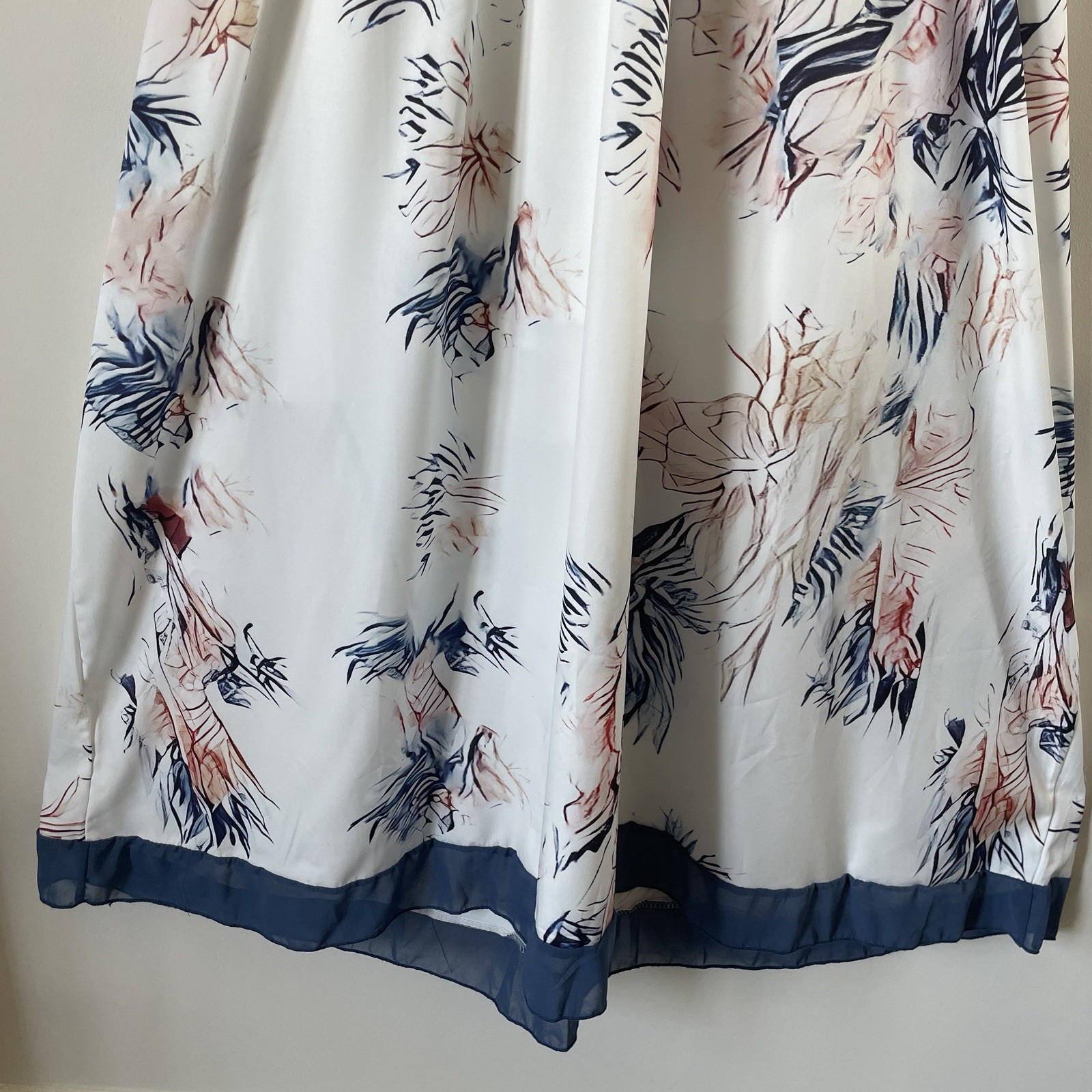 Boho Floral Maxi Dress White Blue Pink V-Neck Silk Feel Georgette UK 12 Lined image 3