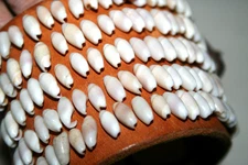 VINTAGE COWRIE PUKA SHELL CUFF PACIFIC ISLANDS HAWAII SAMOA LEATHER BRACELET HTF