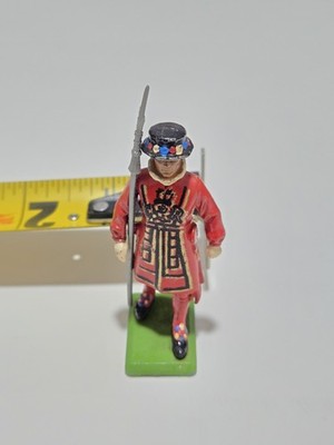 Vintage Metal Painted Britains LTD Beefeater Guard Figurine Made In England VG+