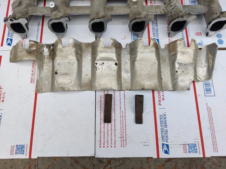 87-96 Ford F150 4.9L 300 Inline 6 Lower Intake Manifold Aluminum W/ Heat Shield Foto 3 de 4