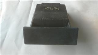 CENICERO Toyota Hilux 83/87 7410289103