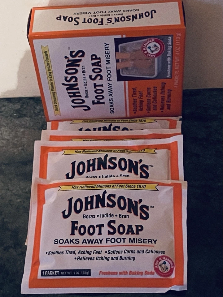 Jabón en polvo para pies Johnson’s. Mark & Hammer. Soaks Away Foot Misery. Paquete de 4x 1 oz Foto 4 de 4