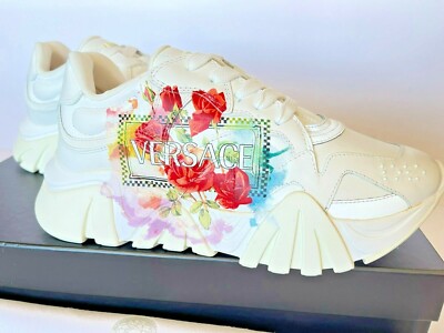VERSACE ターコイズ スニーカー VERSACE Squalo Stamp Logo-Print Leather Chunk Sneakers White Women