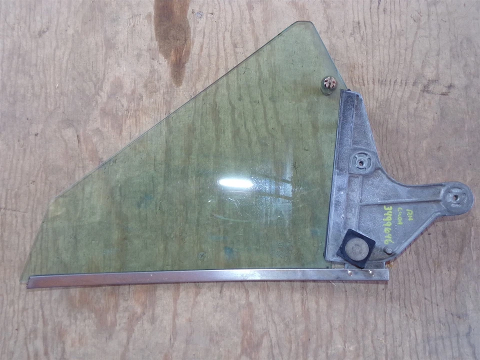 Plymouth Barracuda 1971 cuarto de vidrio ventana derecha OEM tintado 3499646 1970 72 73 74 Foto 3 de 4