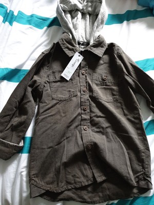 Shirt Style Top, mit Kapuze, 6-7 Jahre alt. Brandneu mit Etikett