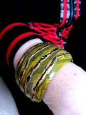 Bracciale Bangle Vintage Decorato A Mano Verde E Nero Creatore Artista?