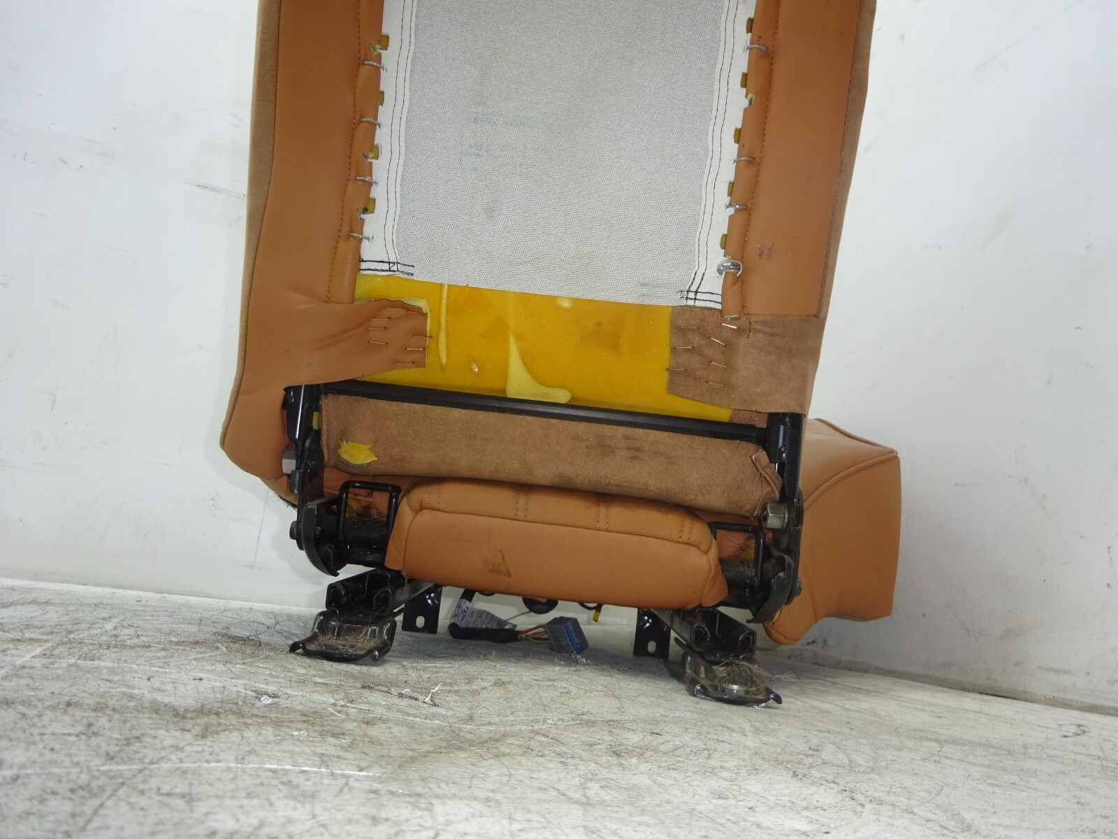 03-07 Maserati Quattroporte M139 Rear Right Passenger Seat Brown OEM DE221187