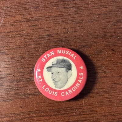 1969 MLBPA St Louis Cardinals Stan Musial Baseball Pinback Button Red pin