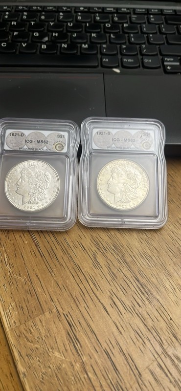 Pair Of 1921-S Morgan silver Dollars ICG MS62 Breakmint Blackjack. 
