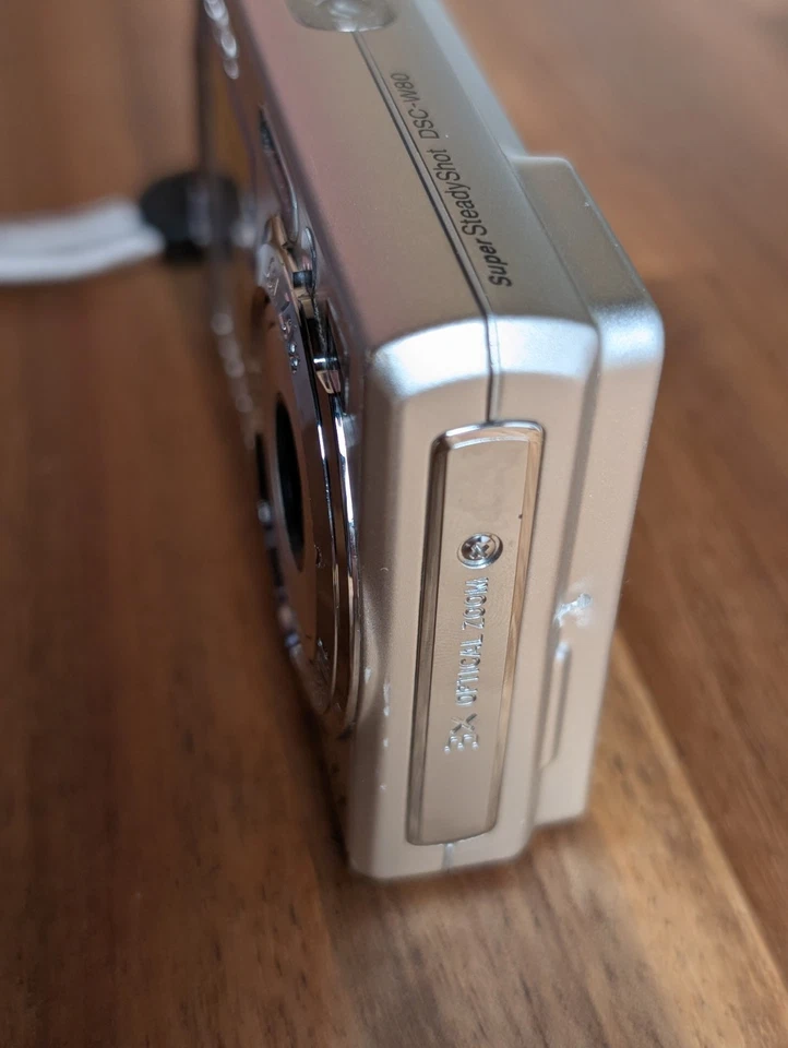 Japanese only Sony Digital Camera DSC-W80 Cyber Shot White 3.0x 7.2MP zoom Used - Image 4 of 4