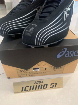 2004 SEATTLE Mariners ICHIRO SUZUKI Game Issued Limited Auto Asics