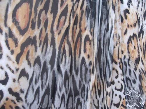 MARKS AND SPENCER LEOPARD PRINT SKIRT FIXED WAIST 38 INCHES - Picture 3 of 4