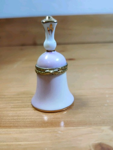 Miniature 2.5" Limoges China Bell Shaped Flowers Gold Trim Mini Trinket Box - Picture 4 of 9