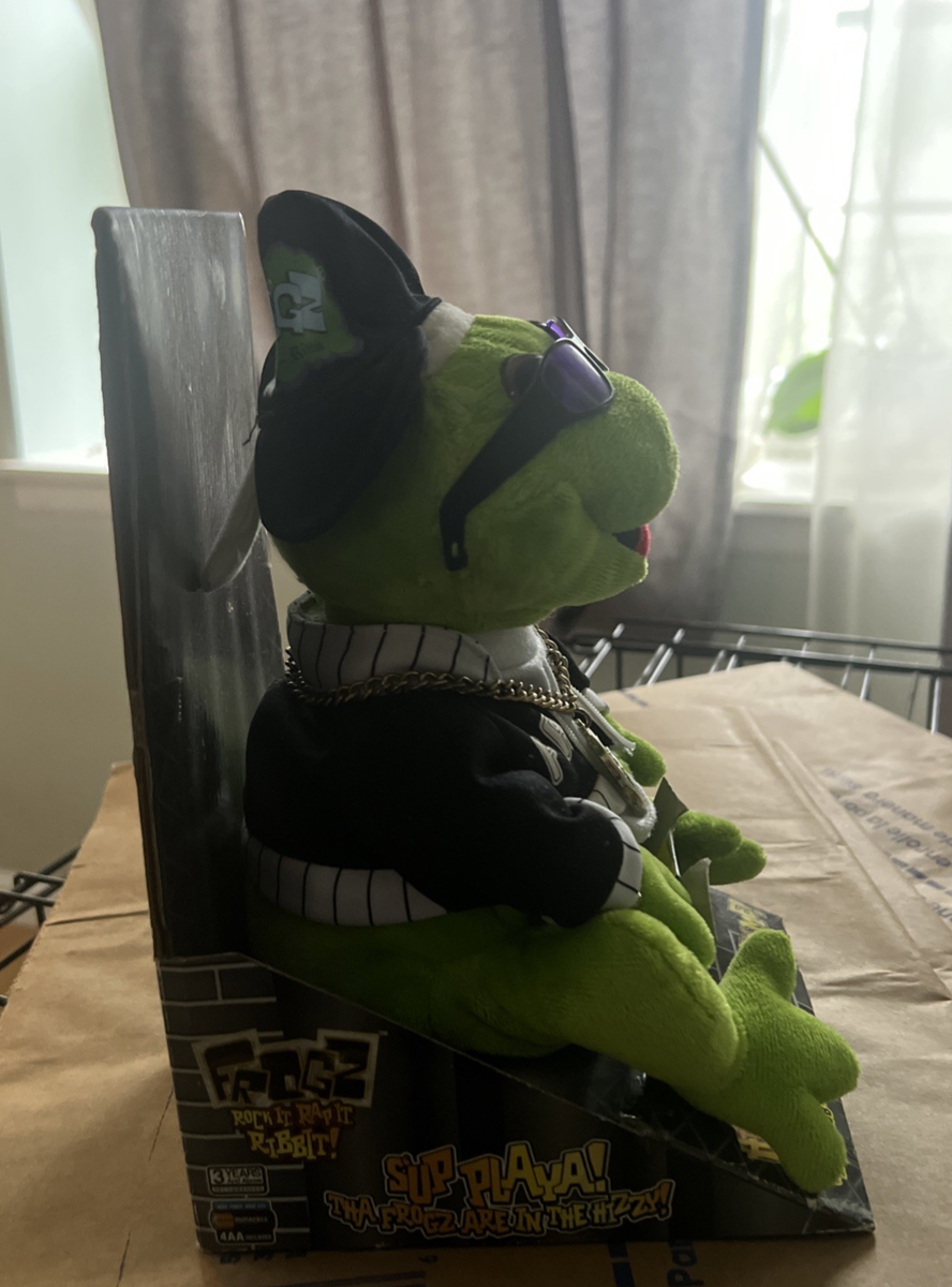 Gemmy Frogz Rock Rap It Ribbit Hip Hop Frog Singing Plush Livin