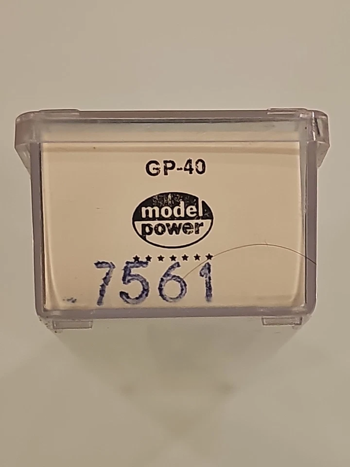 Model Power Locomotive  #7561 Conrail GP-40 #3073 N Scale - Image 3 of 3