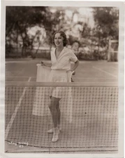ORIGINAL PHOTOGRAPH OF FAY WRAY ON A TENNIS COURT CIRCA 1933 #159037