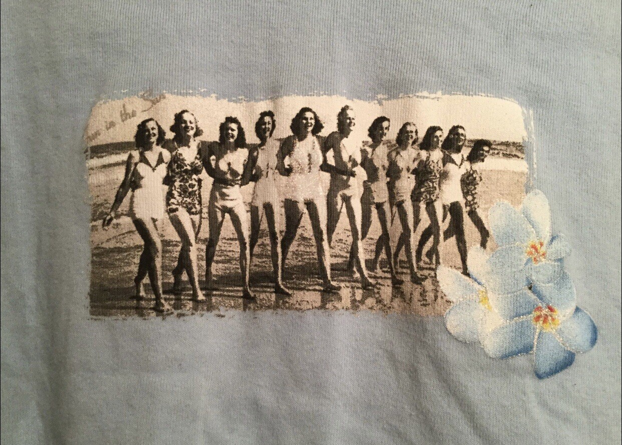 Van Heusen BATHING BEAUTIES Fun In The Sun BLUE t-shirt - size XL -retro Beach