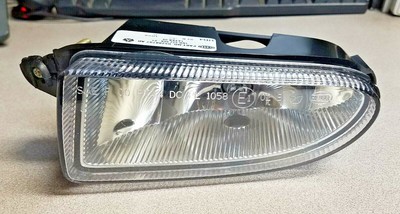 Genuine Chrysler Parts 5288797AD Driver Side Fog Light Lens/Housing Genuine Chrysler Parts 5288797AD Driver Side Fog Light Lens/Housing
