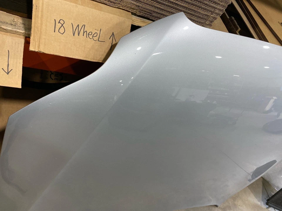 2007-2015 Audi Q7 Hood Ice Silver LX7W OEM (TL) - Image 2 of 4