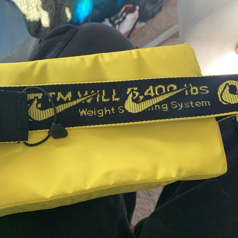 Riñonera Nike Off White “Keep Back” amarilla Foto 2 de 4