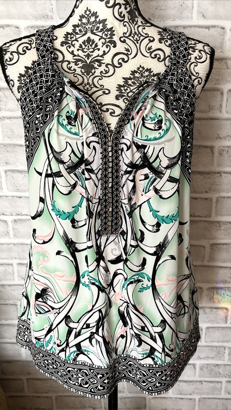 WHITE HOUSE BLACK MARKET white, black & green design sleeveless top, Size M