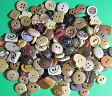 (150) ASST LOT 3/8"-3/4" BROWN TONES PLASTIC WOOD VI SHANK 2&4-HOLE BUTTONS-1/6