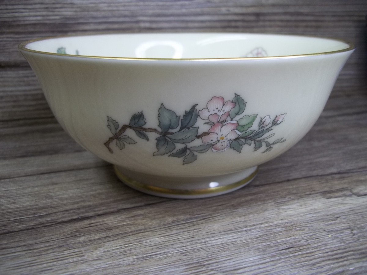 Lenox serenade bowl gold trim w/ flowers and robin on side U.S.A.