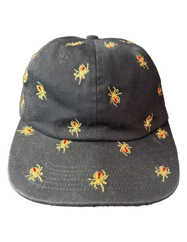 Chapeau 6 panneaux araignée brodée suprême